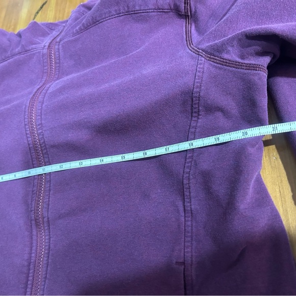Lululemon Women’s full zipp Hoodie / Size 10 / Purple - Picture 9 of 13